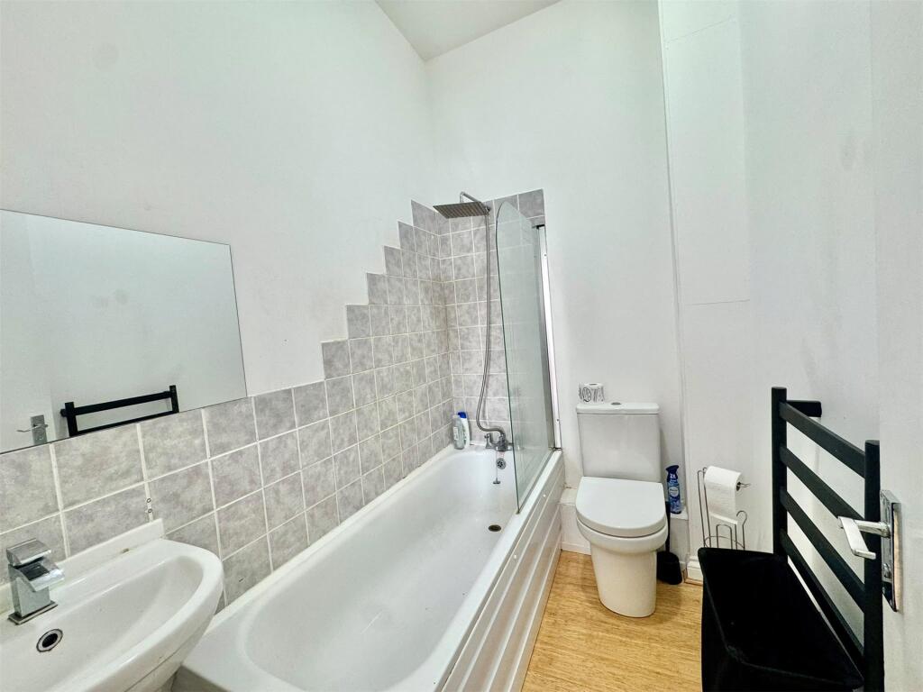 Apartment in Teignbridge, Teignmouth - More