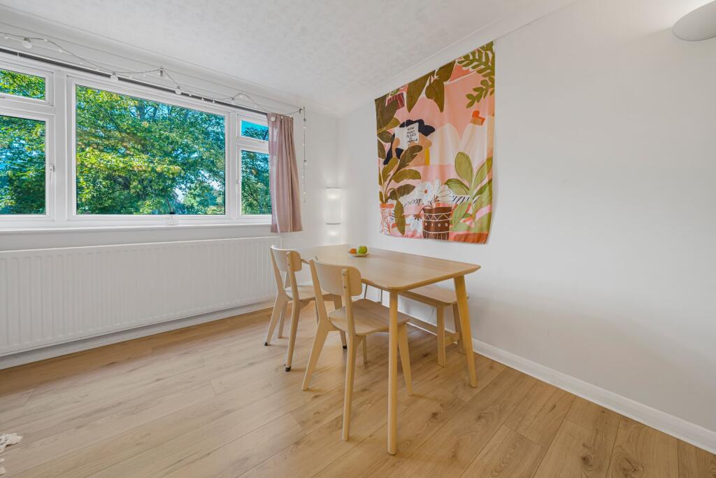 Apartment in Kingston upon Thames - More