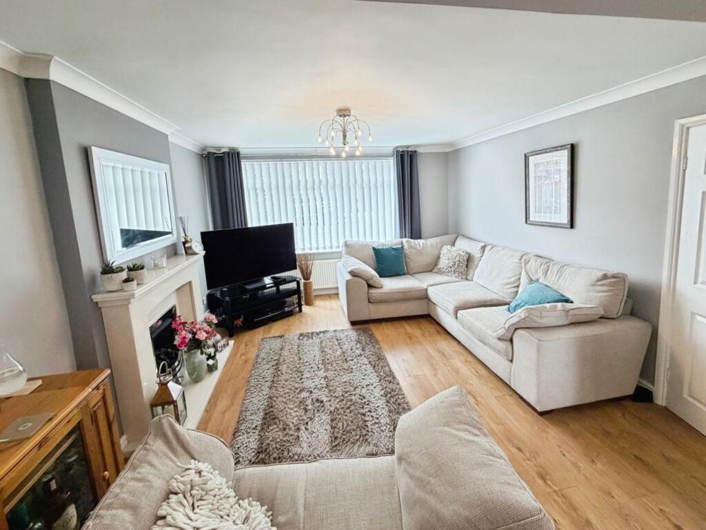 House in Wirral, Liverpool City Region - View 4