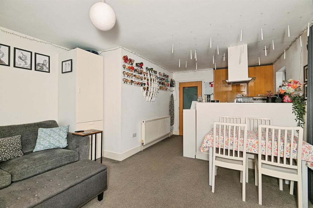 Apartment in Rochester - View 5