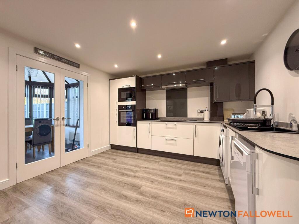 House in Newark and Sherwood, New Balderton, Balderton - View 2