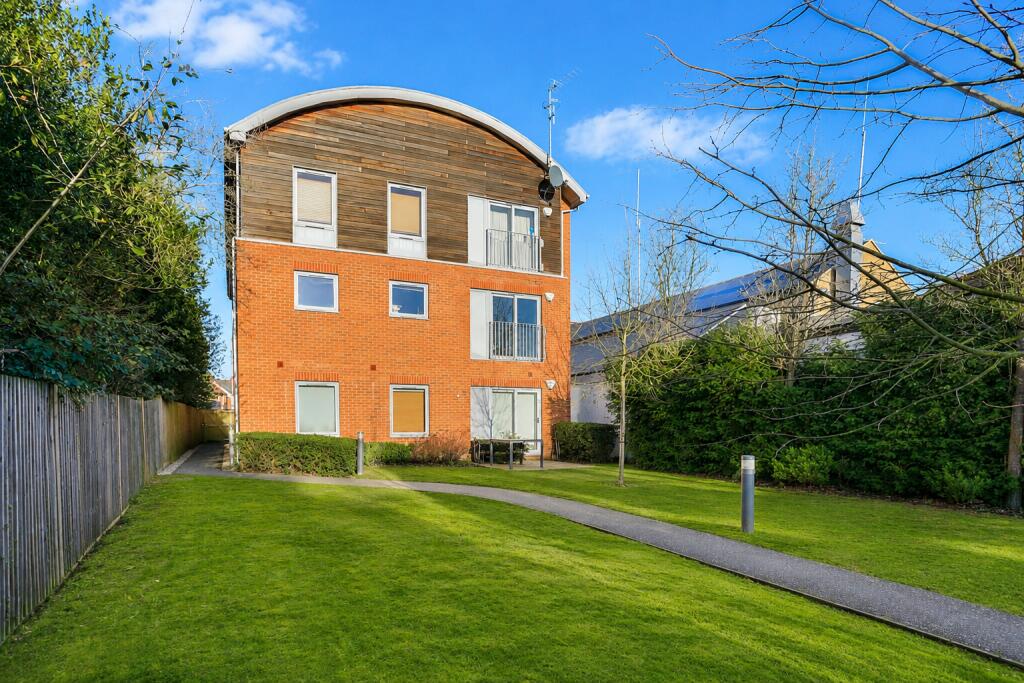 Main image of property: Hatfield Road, St. Albans, Hertfordshire, AL1