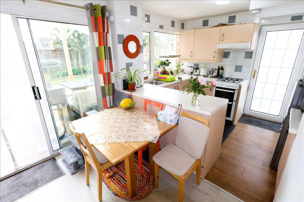 Trinity Road, Old Wolverton, Milton Keynes photo 5