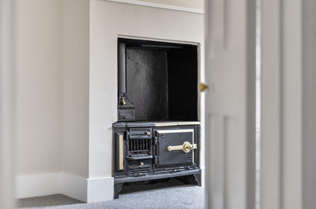 House in Portsmouth - View 4