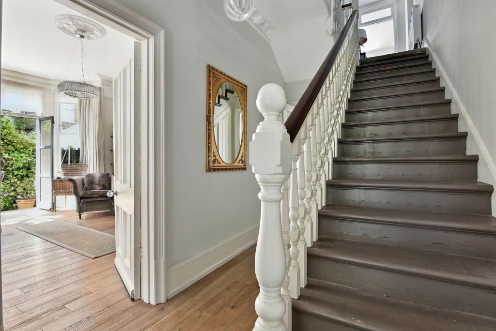 House in Worthing, West Sussex - More