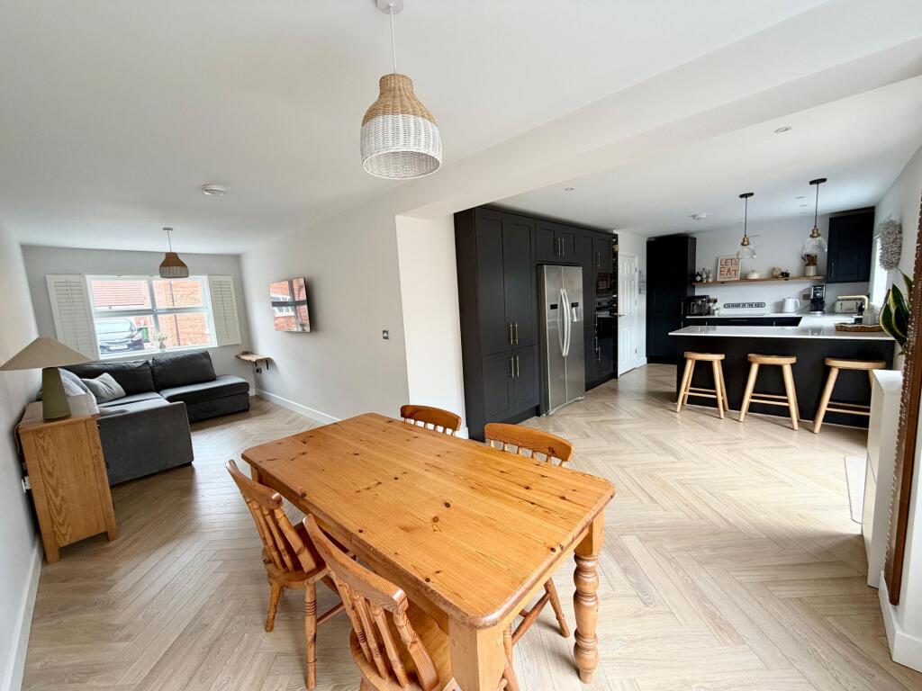 House in Doncaster, Stallingborough - View 2