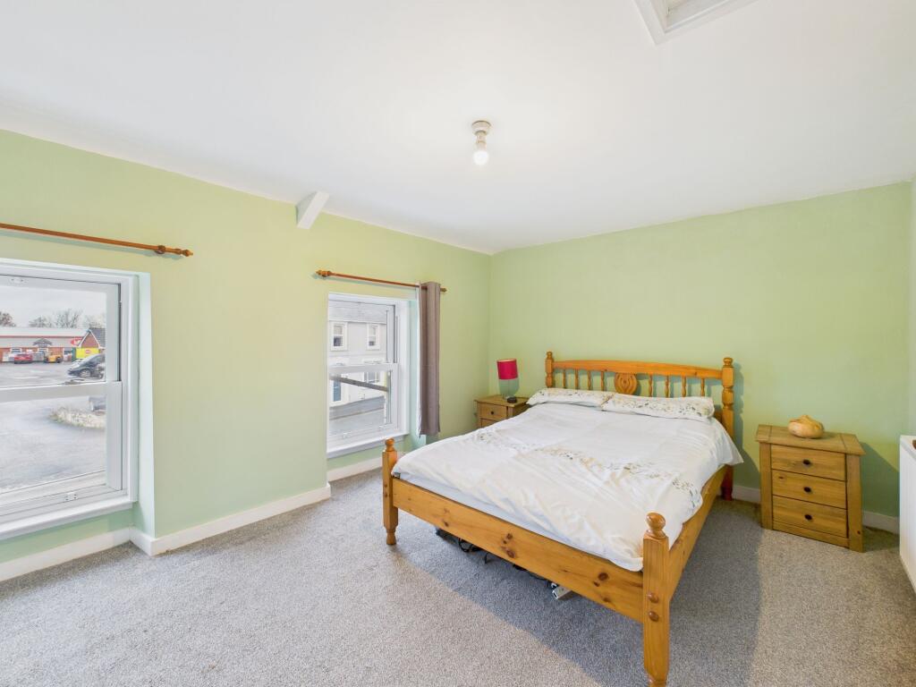 House in Haverfordwest, Withybush - View 4
