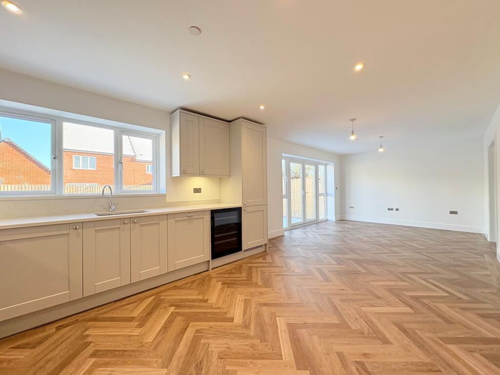 7, Blackberry Close, Great Barford, MK44 photo 3