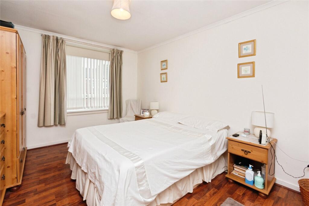 Bardwell Close, Basingstoke, Hampshire, RG22 photo 4