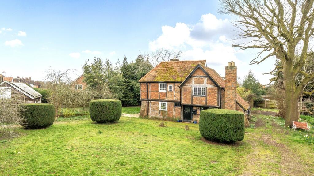 Main image of property: Lower Cippenham Lane, Cippenham, Berkshire, SL1