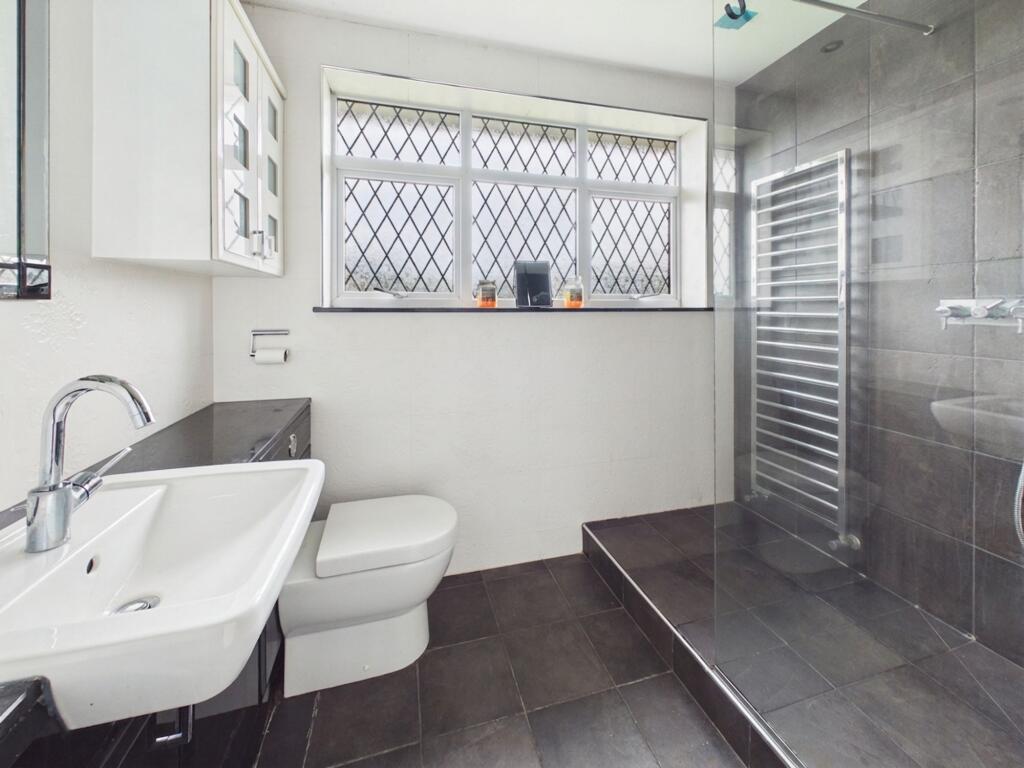 House in Nottingham, Rise Park - View 3