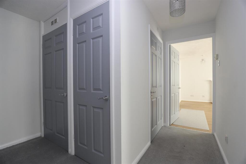 Apartment in Maidstone, Kent - View 4