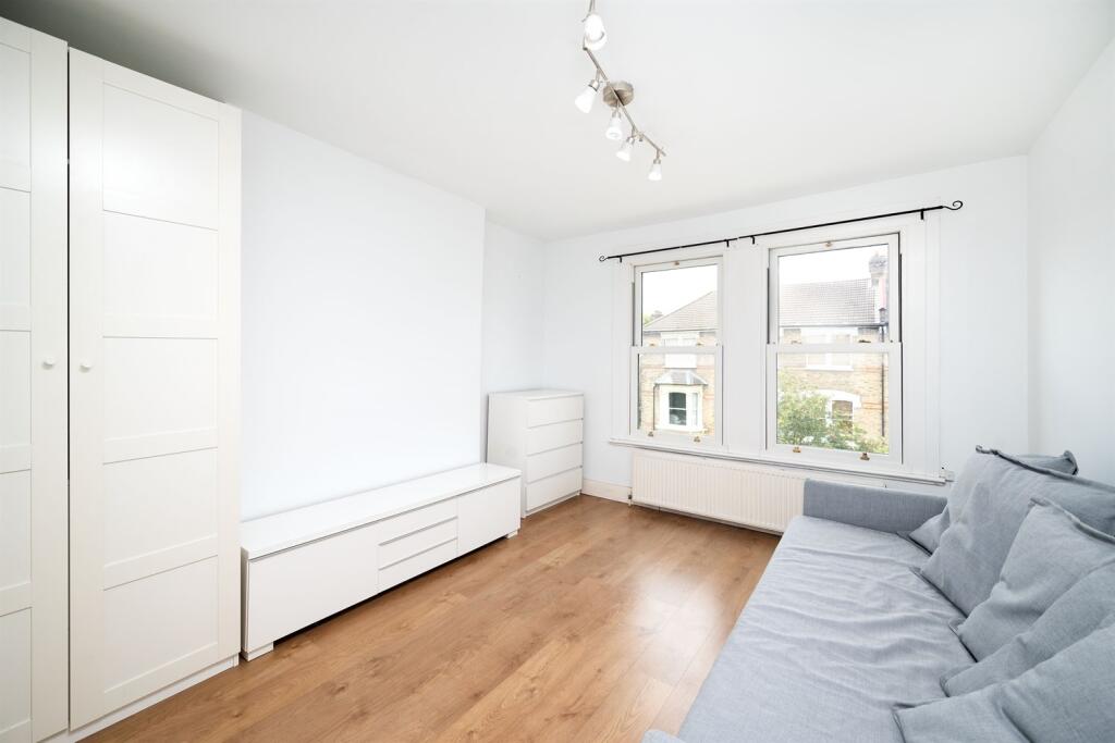 Apartment in London, Stroud Green - View 4