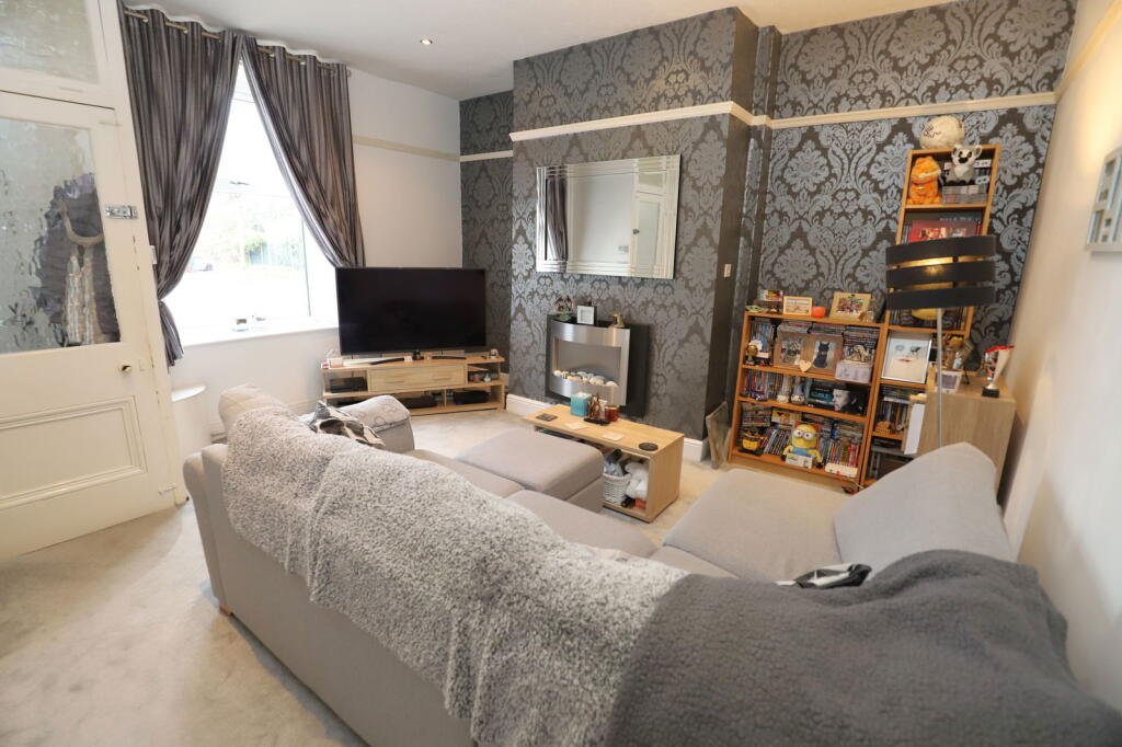 House in Bury, Kirklees - View 3