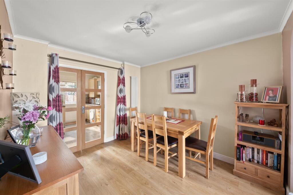 Midhurst Gardens, Hillingdon - View 3