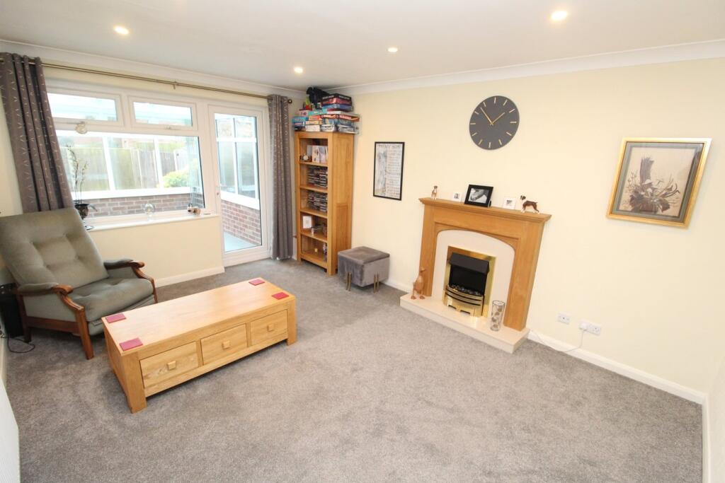Earl Smith Close, Whetstone, Leicester, LE8 photo 3