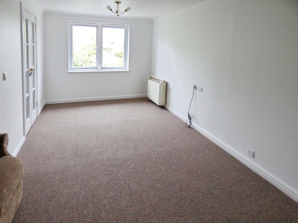 Apartment in Eastleigh, Hedge End - View 2