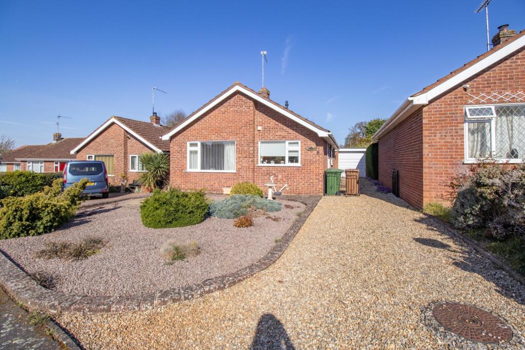 2-bed bungalow on Tudor Way, Dersingham, King's Lynn, Norfolk, PE31, £225,000