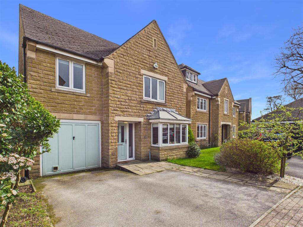 4-bed detached on Kensington Chase, Lodge Moor, Sheffield, £650,000
