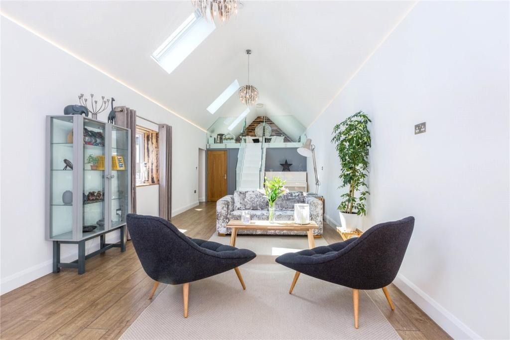 House in George Green, Stoke Poges - View 5