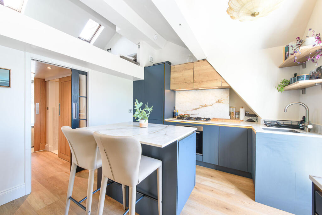 Apartment in London, Vale of Health, West Hampstead - View 2