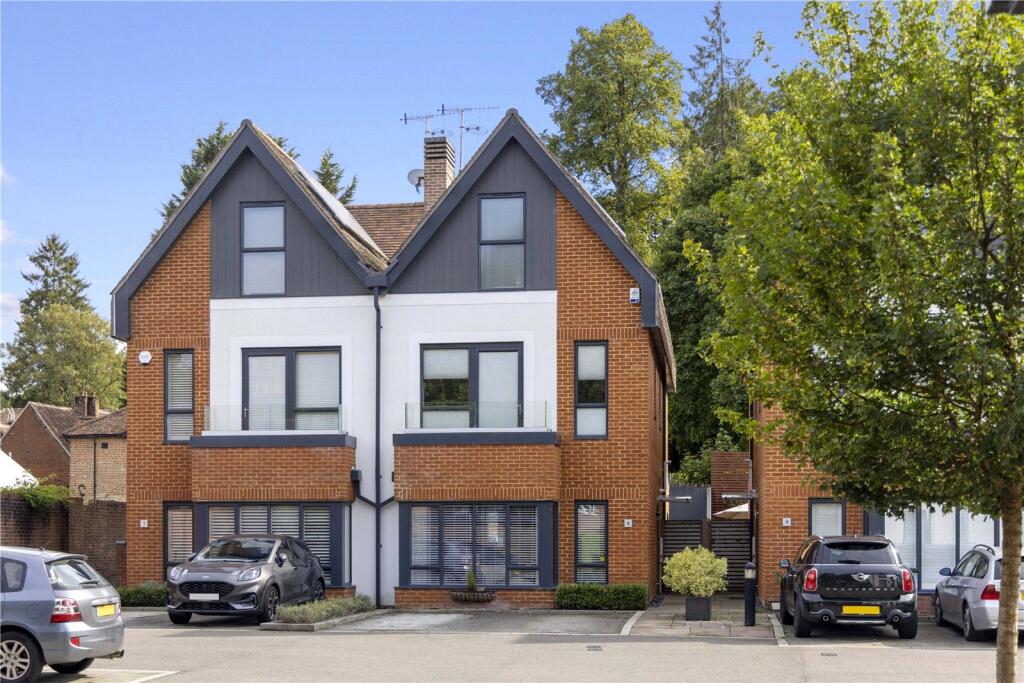 Main image of property: Chestnut Avenue, Guildford, Surrey, GU2