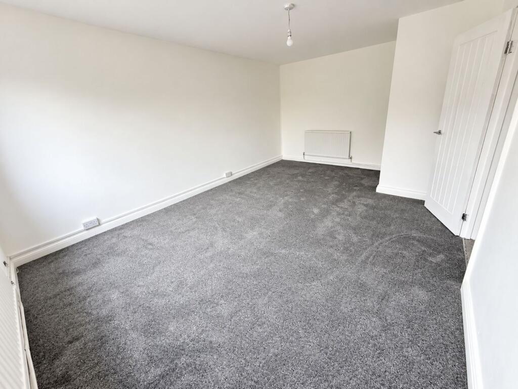 House in Newport - View 4