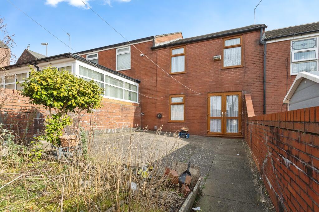Chief Street, OLDHAM, Lancashire, OL4 photo 2
