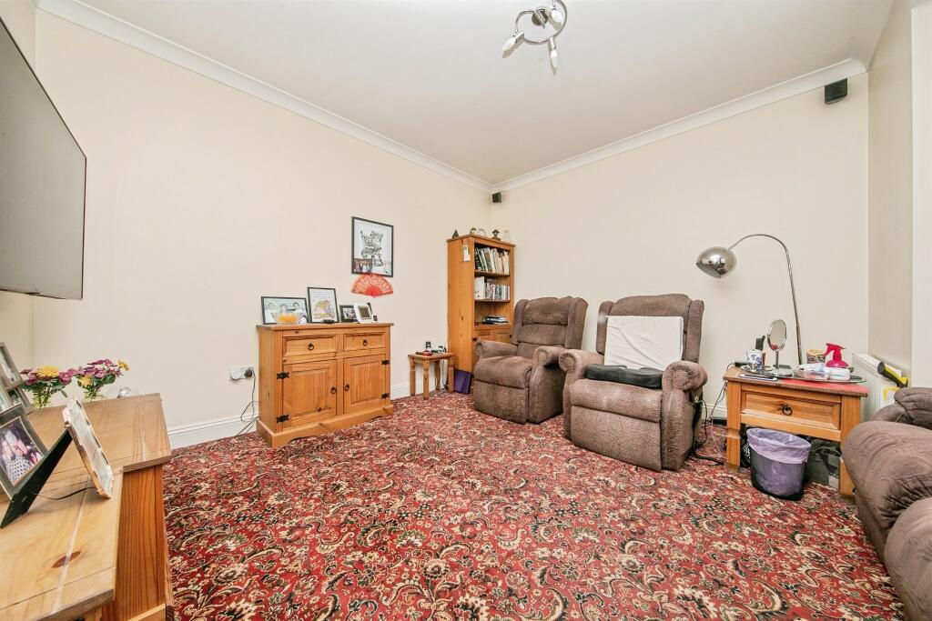 Pathfields Road, Clacton-On-Sea photo 2