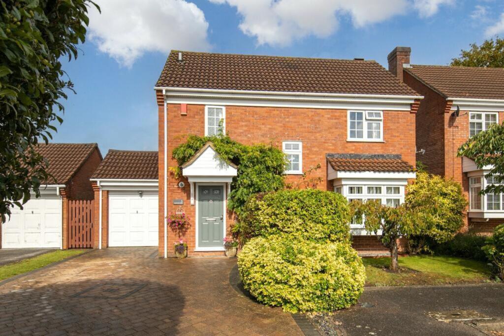Main image of property: Hanworth Close, Luton, LU2