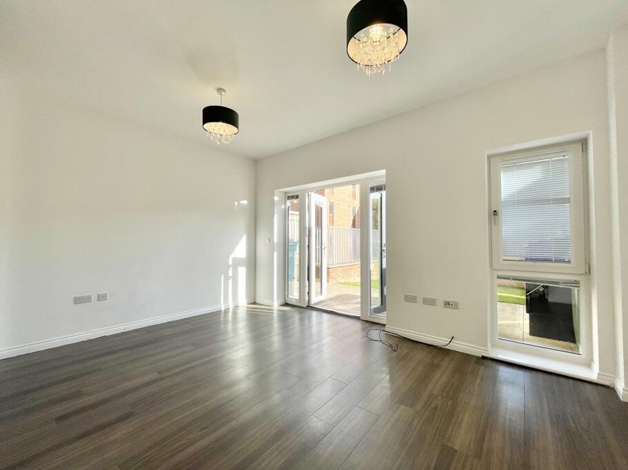 House in Milton Keynes, Central Milton Keynes - View 5