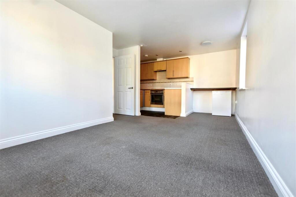 Apartment in Brighton - View 4