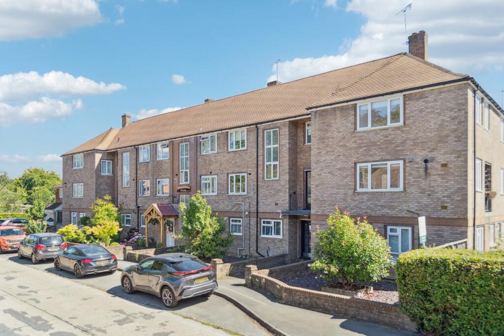 Rosewood Way, Farnham Common, SL2 photo 2