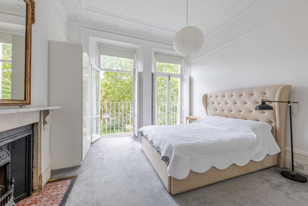 Apartment in London, Royal Borough of Kensington and Chelsea - More