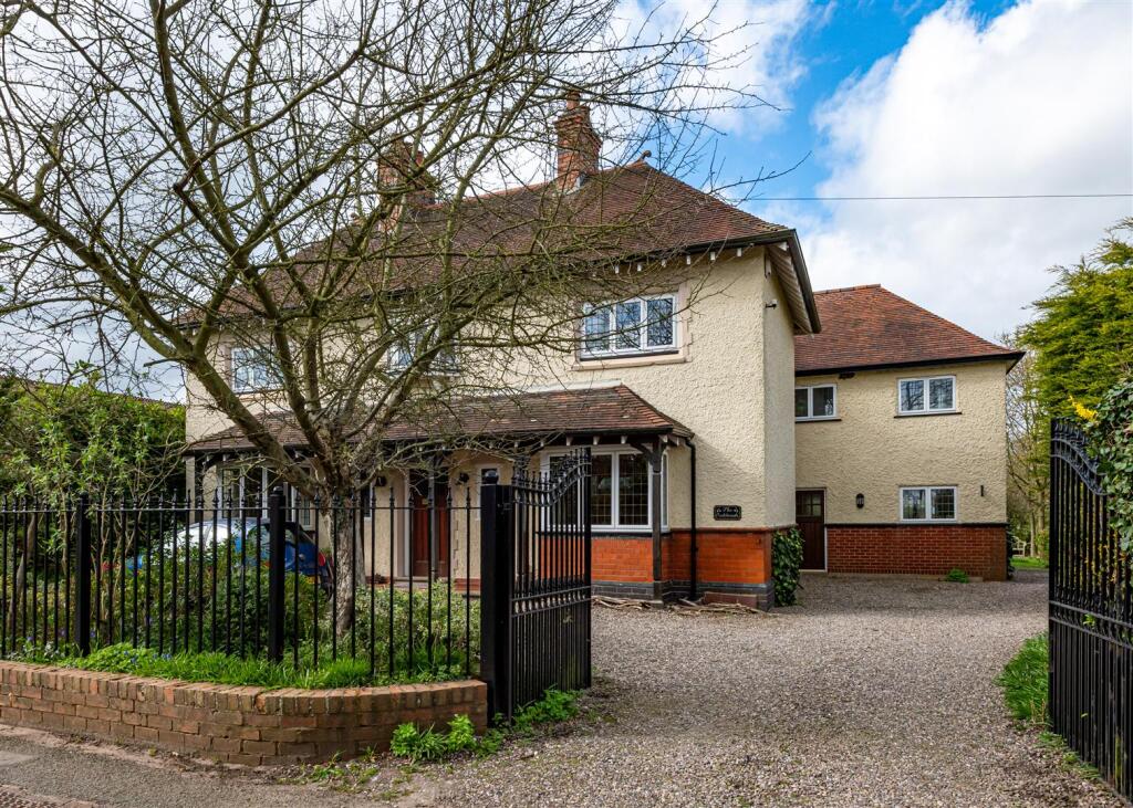 Main image of property: The Oaklands, 15 Kiddemore Green Road, Brewood, Stafford, ST19 9BQ