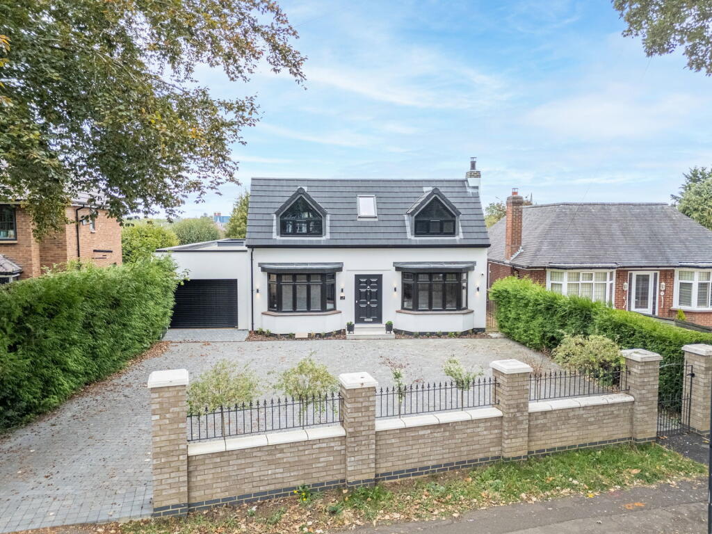 5-bed detached on Gipsy Lane, Kettering  NN16, £850,000