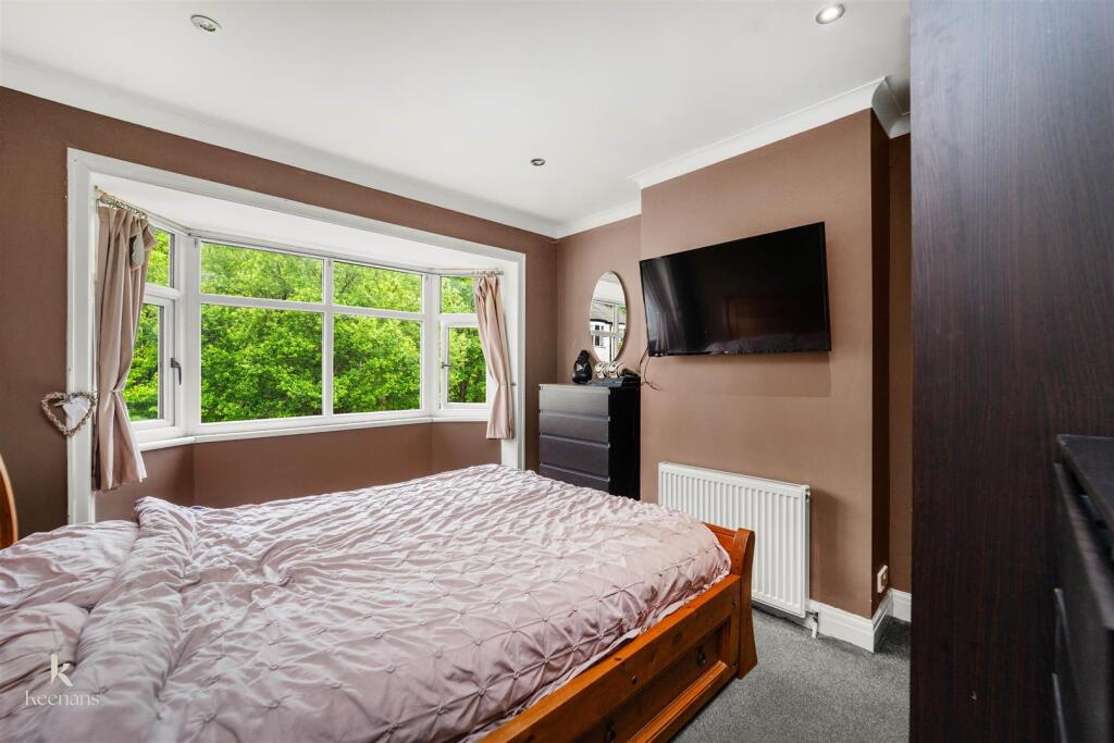 House in Hyndburn, Alleytroyds, Scaitcliffe - More
