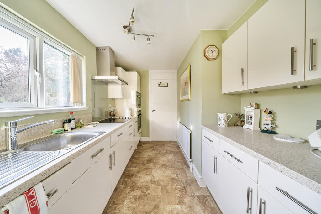 St. Catherines Farm Court, Ruislip – další