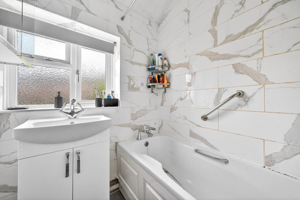 House in Watford - View 5