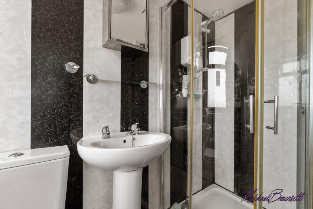 Additional image 19 of South View, Greengates, Bradford, BD10 0QX