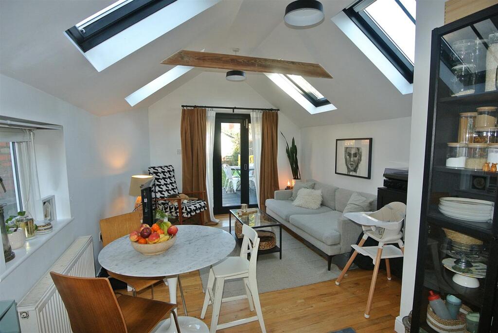 House in Twickenham - View 4