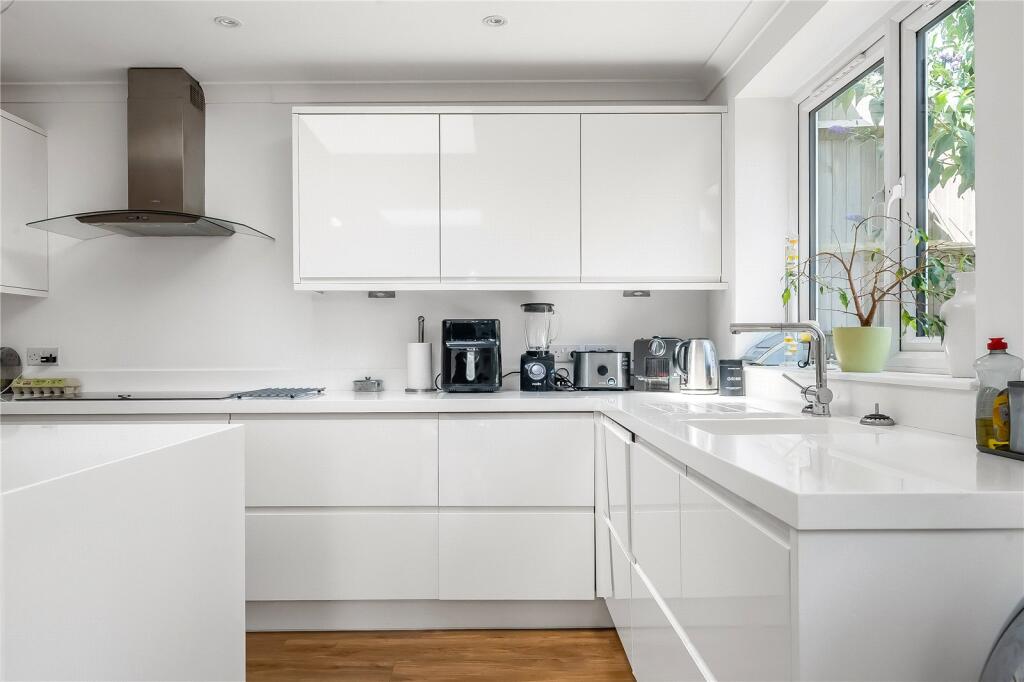 House in Reigate and Banstead, Reffles Bridge, Earlswood - More