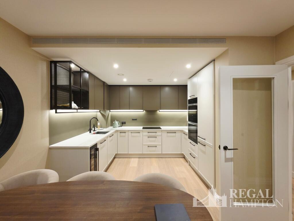 Apartment in London - More