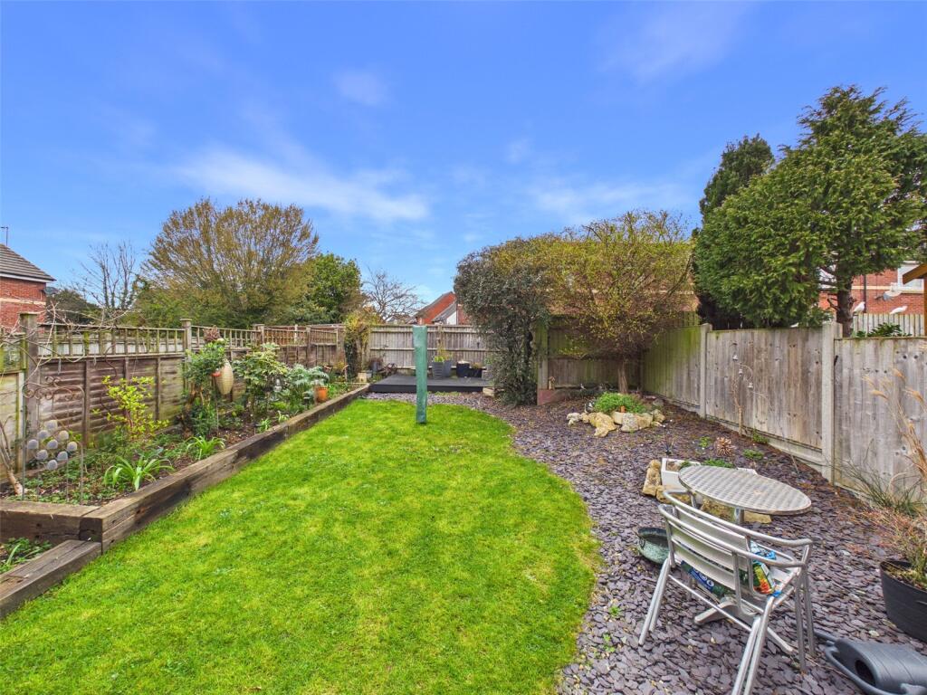 Huntley Close, Abbeymead, Gloucester, Gloucestershire, GL4 photo 2