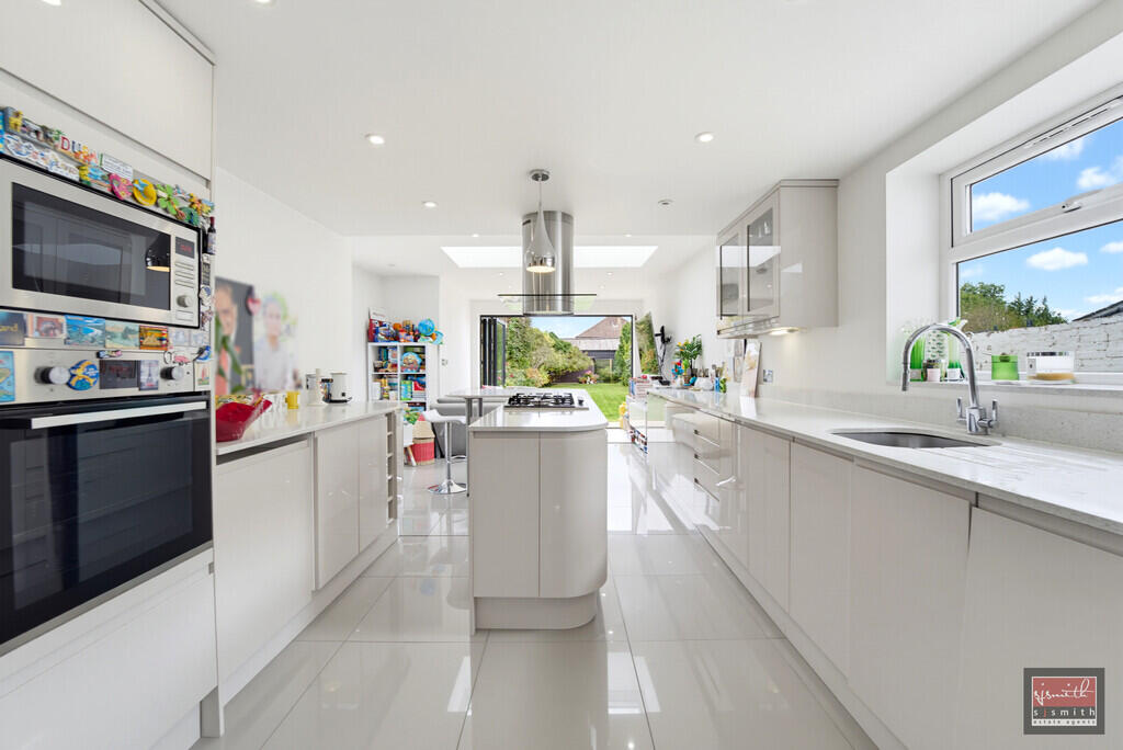 Stanwell Road, Ashford photo 4