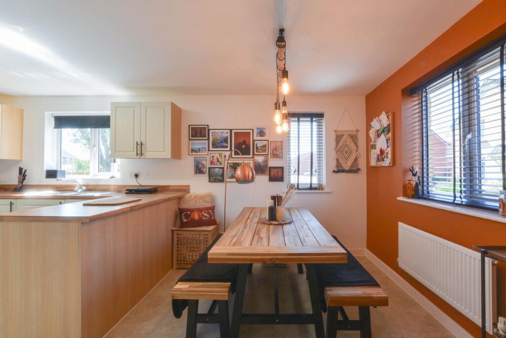 House in Melksham, George Ward Gardens - View 4