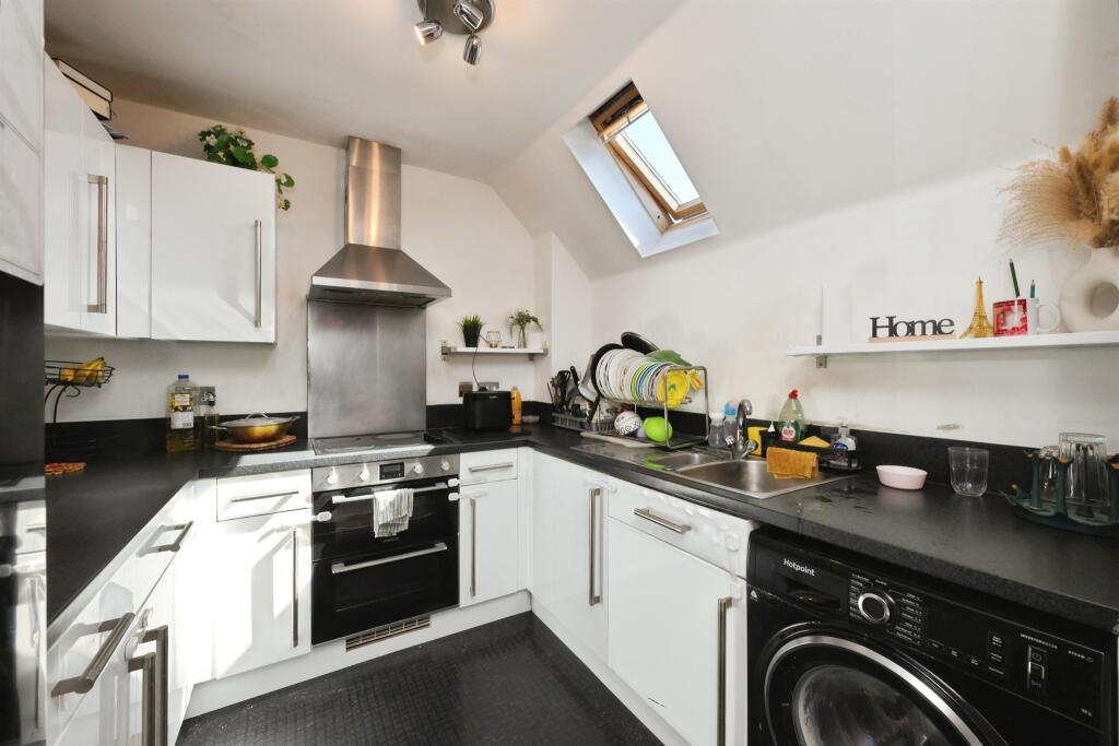 House in East Hertfordshire, Stanstead St Margarets - View 5