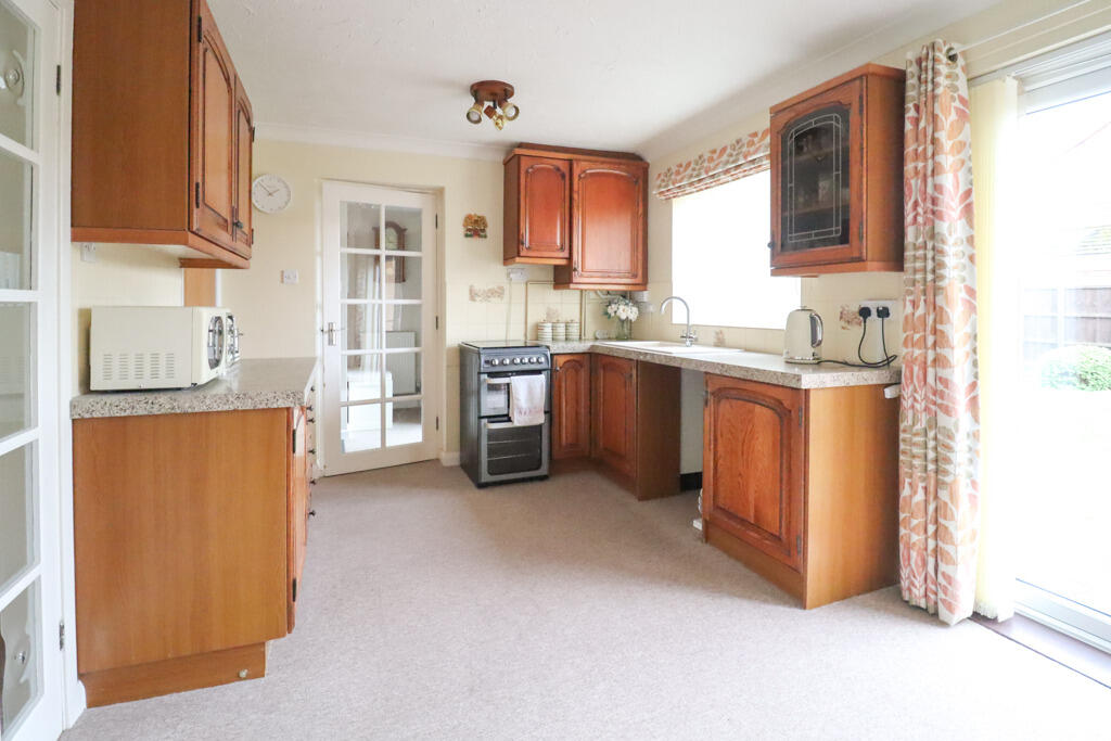 Daseleys Close, King's Lynn, Norfolk, PE30 3SL photo 3