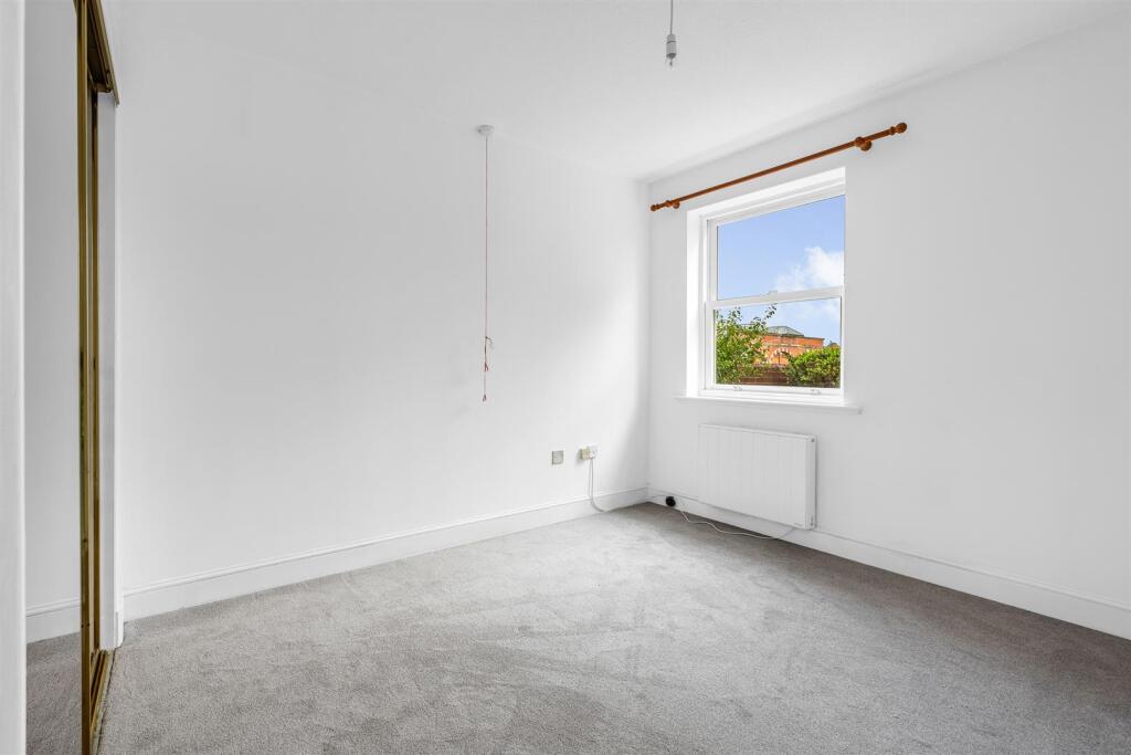 Apartment in Stevenage - View 5