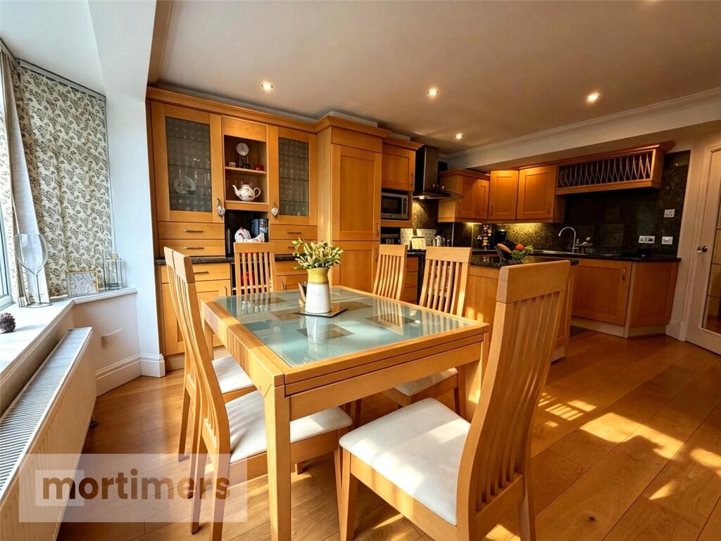House in Hyndburn, Hillock Vale - More